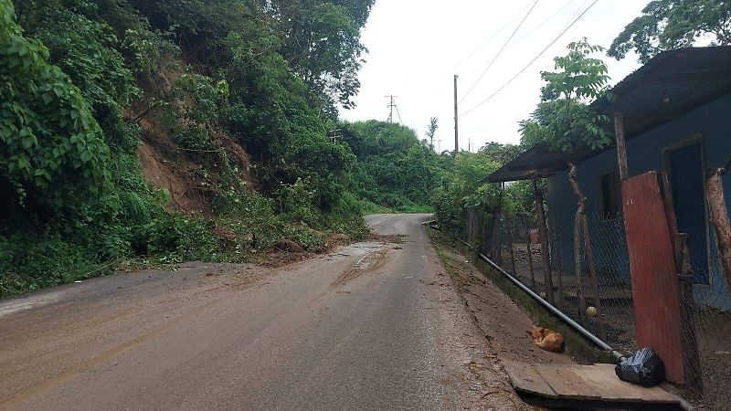 deslaves en carreteras Motozintla- Huixtla